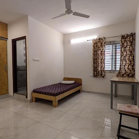 Ashraya Hostel Bangalore Buitenkant foto